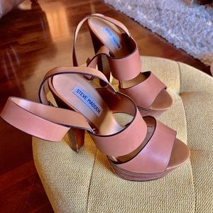 Steve madden/ Dezzzy  Tan, Leather Platform Heels